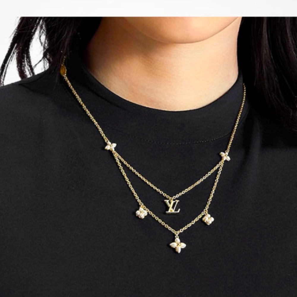 LOUIS VUITTON NECKLACE AUTHENTIC EXCELLENT CONDITION.